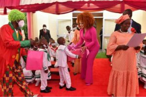 Cameroun-Complexe scolaire « Les Coccinelles » : Chantal Biya célèbre l’excellence