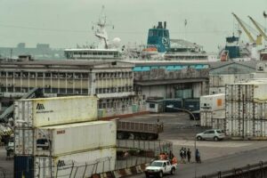 Cameroun : Port de Douala : Invite à liberer l’espace portuaire des épaves