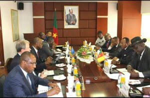 Cameroun-Le groupe de la Banque mondiale au côté du Cameroun pour la réalisation des infrastructures routières et ferroviaires