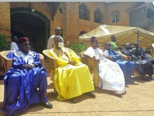Cameroun-Excellence scolaire dans le Noun : Le Sultan Roi des Bamouns prime 400 élèves