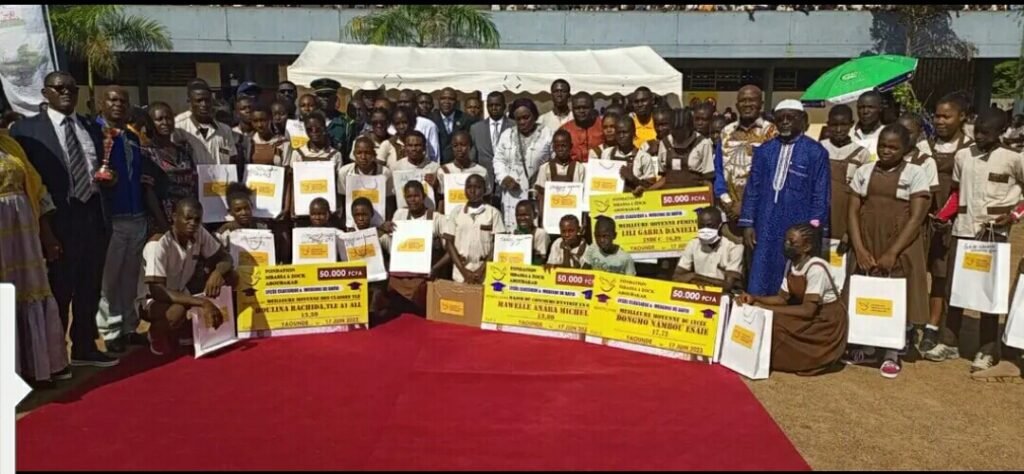 Cameroun- Fondation Mbassa A Zock : Des dons d’une valeur de six millions de francs offerts au Lycée classique et moderne de Bafia