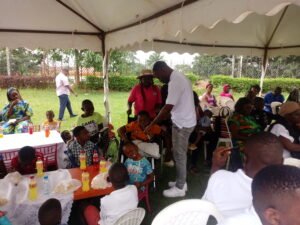 Cameroun-Charité : L’Association Build Together offre des dons aux enfants à mobilité de réduite