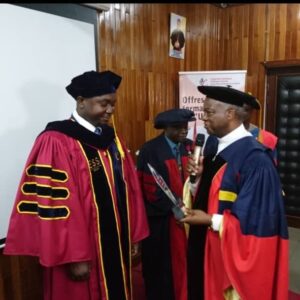 Thèse de Doctorat PhD de Nkoum Benjamin Anaël : comprendre les accouchements à domicile et proposer des solutions 